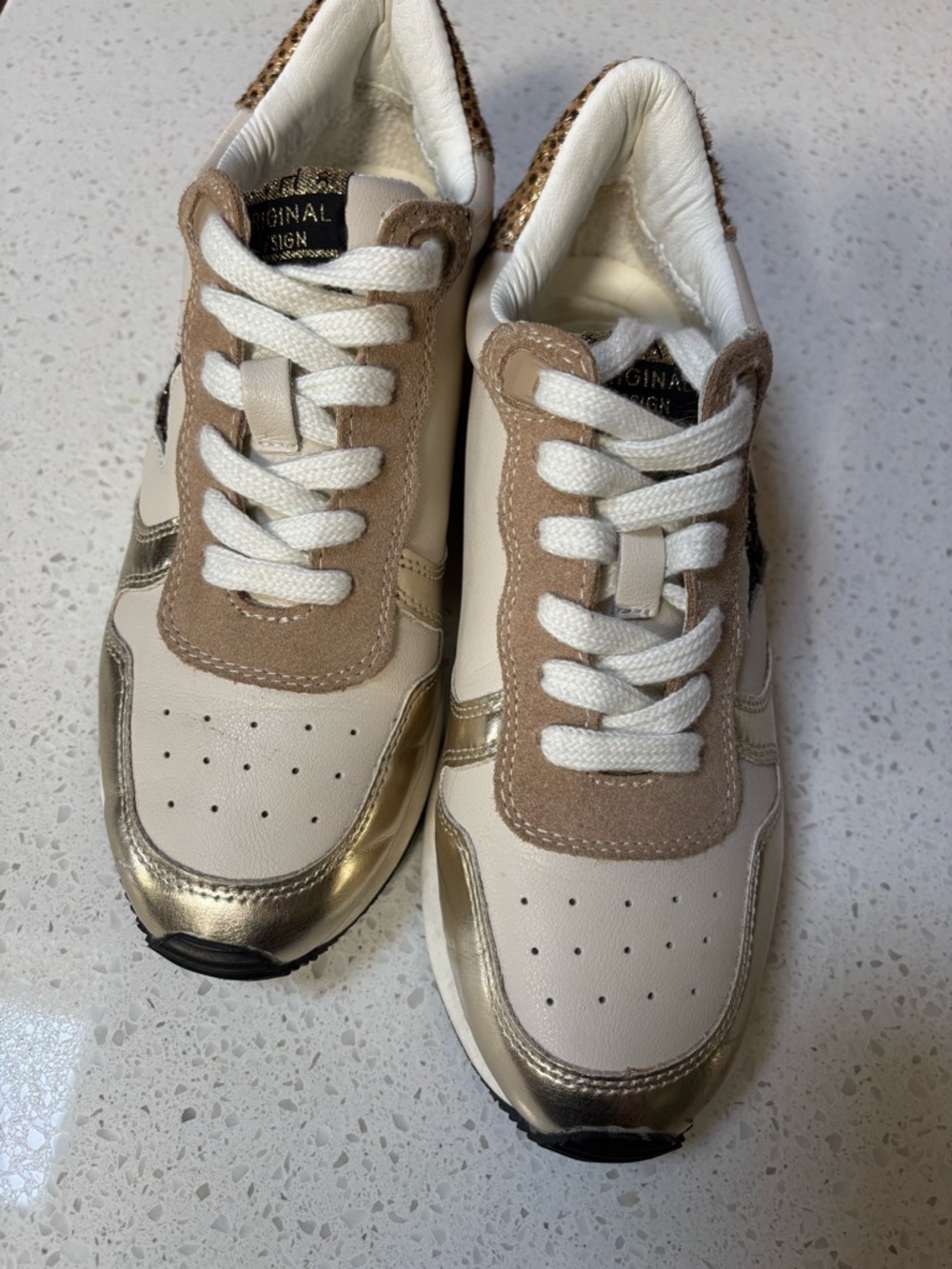 Vintage Havana Rock Star White and Gold Star Sneakers 6.5 - Picture 2 of 8